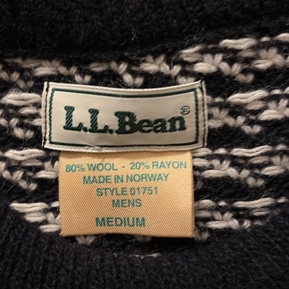 Men's LLBean Retro Navy and White Birds Eye Patterned Sweater - Picture 3 of 3